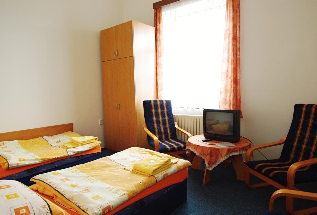 ホテル Koleje Zamecek レドニツェ 部屋 写真