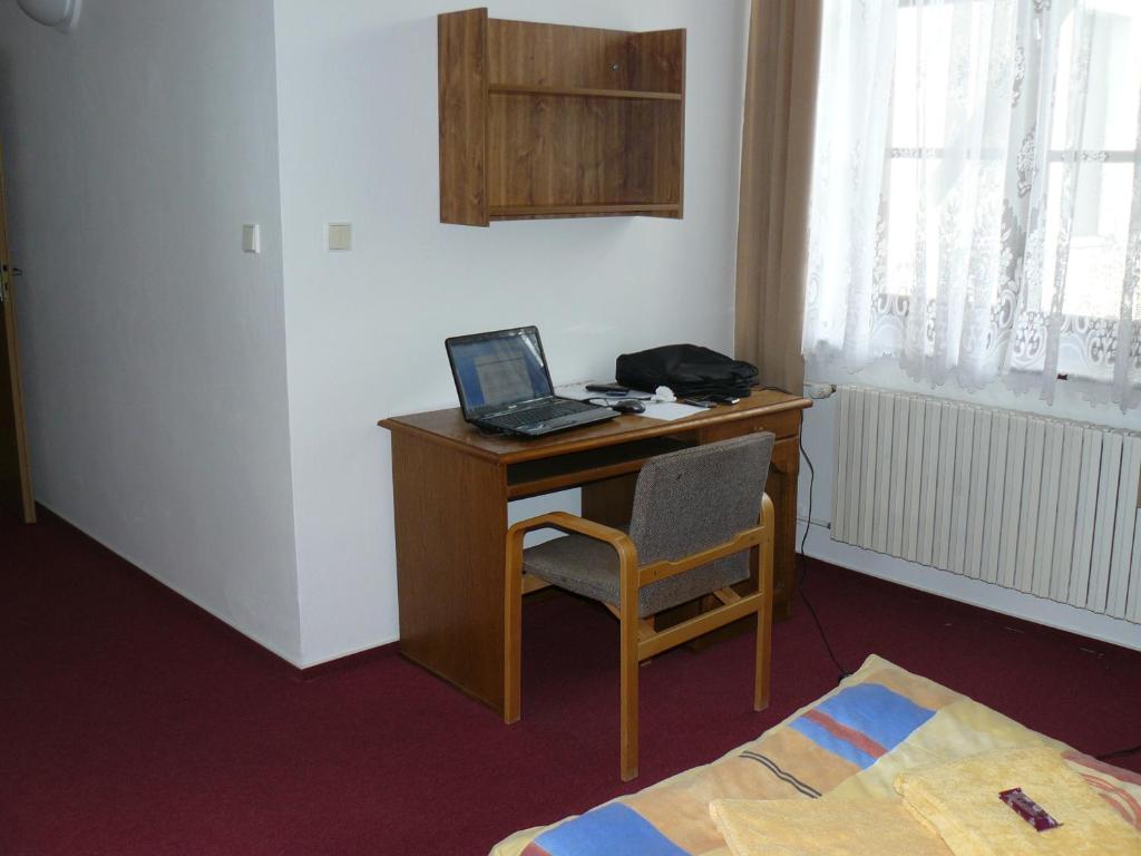 ホテル Koleje Zamecek レドニツェ 部屋 写真